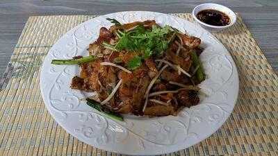 Confidant Restaurant & Bar