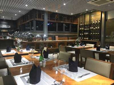 Nhà Hàng Millennium