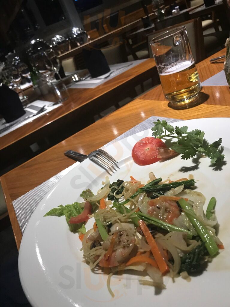 Nhà Hàng Millennium