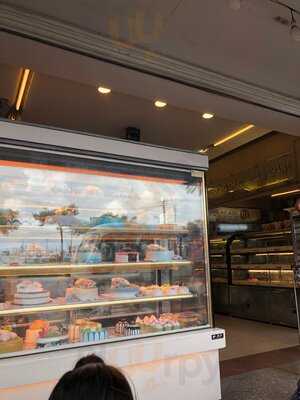 Tiệm Bánh Ba Hưng