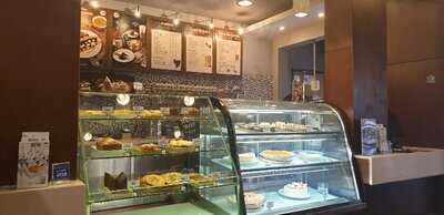 Joma Bakery Cafe