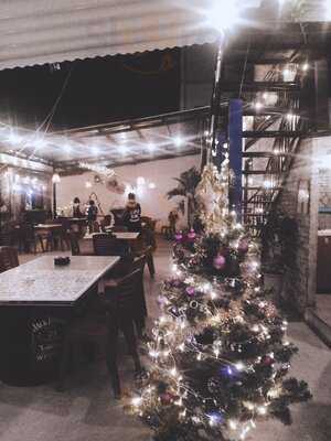 Coconut People 2 Bbq & Pub