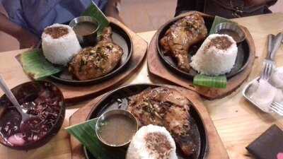 Nhà Hat - Trần Quốc Hoàn