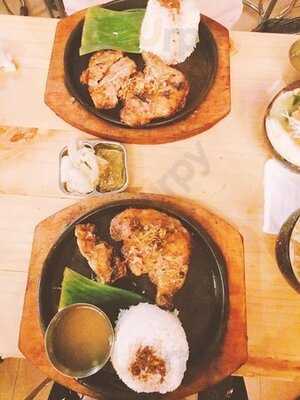 Nhà Hat - Trần Quốc Hoàn