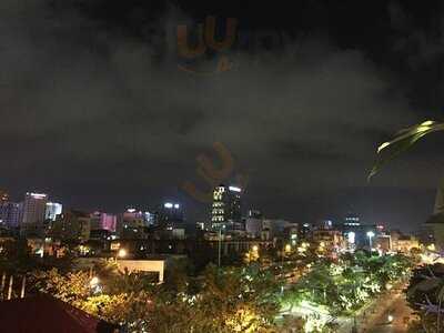 The Secret Garden Pub & Cafe