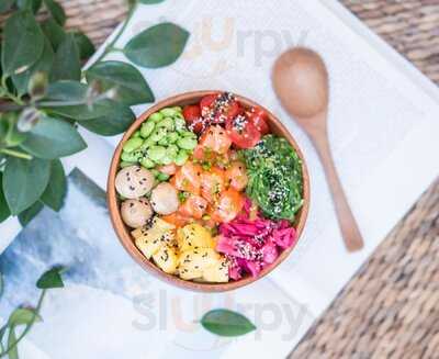 Poke Saigon Ly Tu Trong