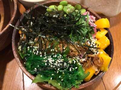 Poke Saigon Ly Tu Trong