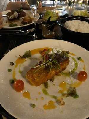 The Garlik De Tham Restaurant