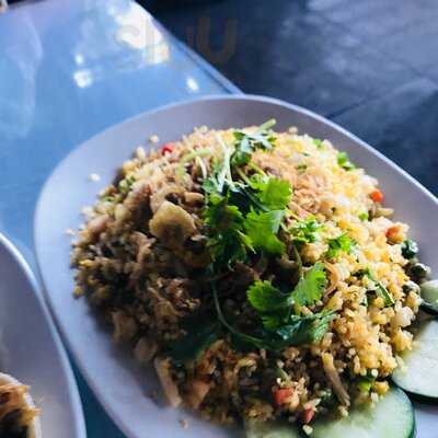 Nhà Hàng Út ThƯƠng