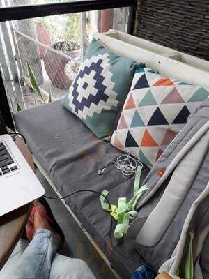 Amanda Coffee & Milk Tea