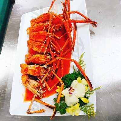 Nhà Hàng Hải Sản Cua Vàng