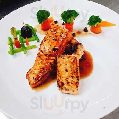 Nhà Hàng Hải Sản Cua Vàng