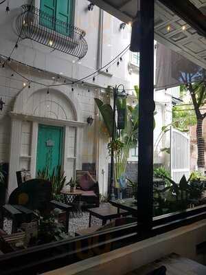 Goblin Coffee & Desserts