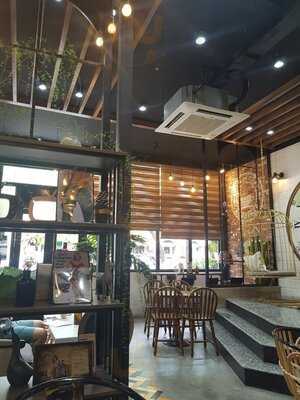 Goblin Coffee & Desserts