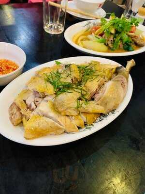 Cơm Niêu Nhà Đỏ