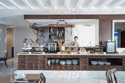 Pistachio My Khe Restaurant