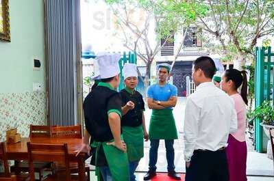 Quán Cơm Cô Chủ Nhỏ