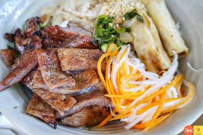 Cơm Tấm Quận Nhứt