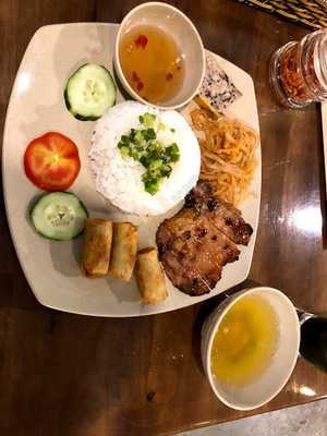 Cơm Tấm Quận Nhứt