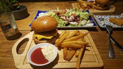 Nhà Hàng Jasmine House