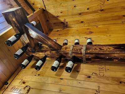 Nhà Hàng Hầm Rượu Vin De Soleil