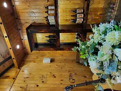 Nhà Hàng Hầm Rượu Vin De Soleil