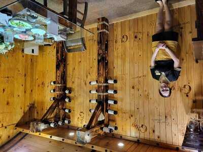 Nhà Hàng Hầm Rượu Vin De Soleil