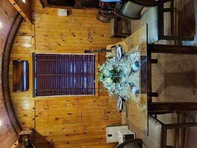 Nhà Hàng Hầm Rượu Vin De Soleil