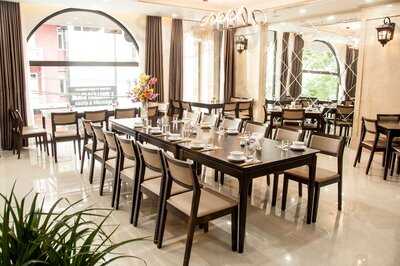 Nhà Hàng La Palace