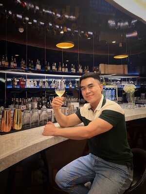 The Sail Restaurant & Bar