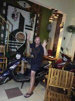 Huong Pub And Bar