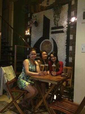 Huong Pub And Bar