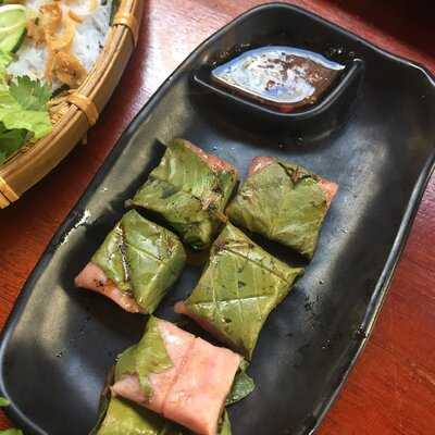 Bánh Xèo Tôm Nhảy Năm Hiền