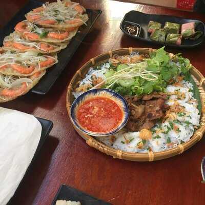 Bánh Xèo Tôm Nhảy Năm Hiền