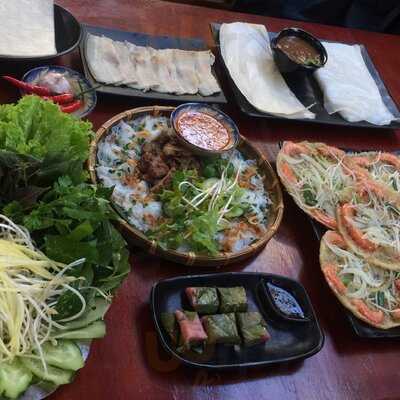 Bánh Xèo Tôm Nhảy Năm Hiền