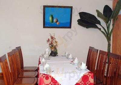 Nhà Hàng Tuyên Sơn