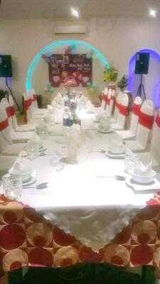 Nhà Hàng Tuyên Sơn