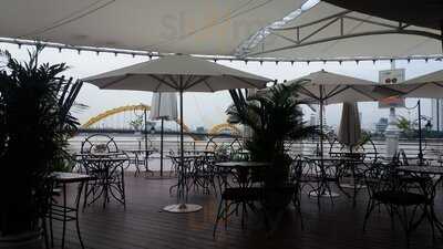 Limone Restaurant & Coffee