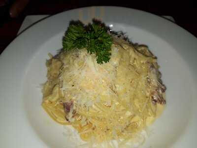 Nhà Hàng Saint Honore