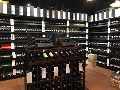 Hầm Rượu Il Vino