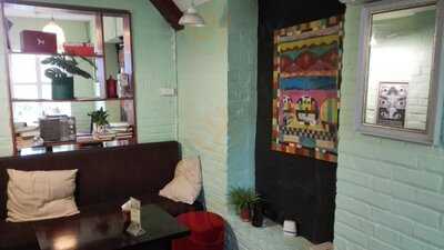 Tầng Trệt Cosmo Cafe