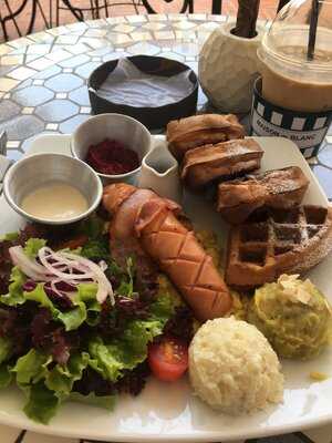 Quán Maison De Blanc