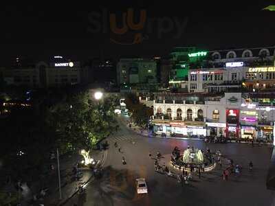 Quán Cơm Kẻ Chợ