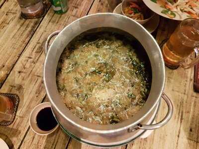 Nhà Hàng Hẻm Quán