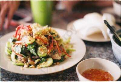 Nhà Hàng Hẻm Quán