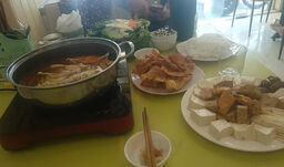 Cơm Chay Loving Hut Hoàng Kim