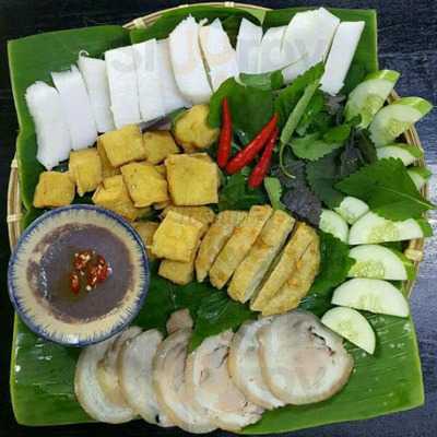 Half Full Bistro & Cafe