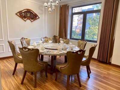 Nhà Hàng Châu Giang