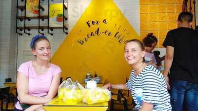 Bánh Mì Cô Tư Sài Gòn