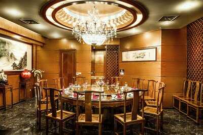 Nhà Hàng Hải Cảng